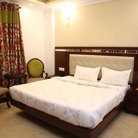 Hotel Dev Residency Vrindāvan Exterior foto