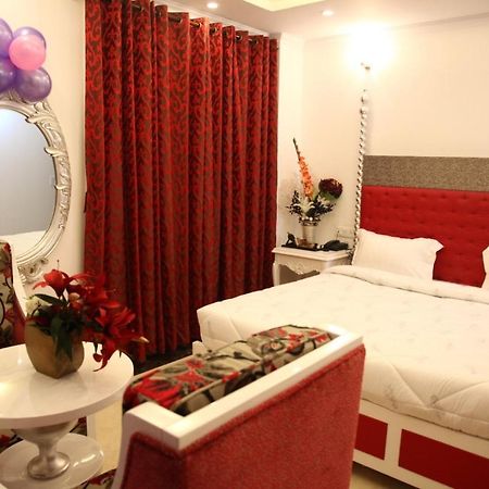 Hotel Dev Residency Vrindāvan Exterior foto