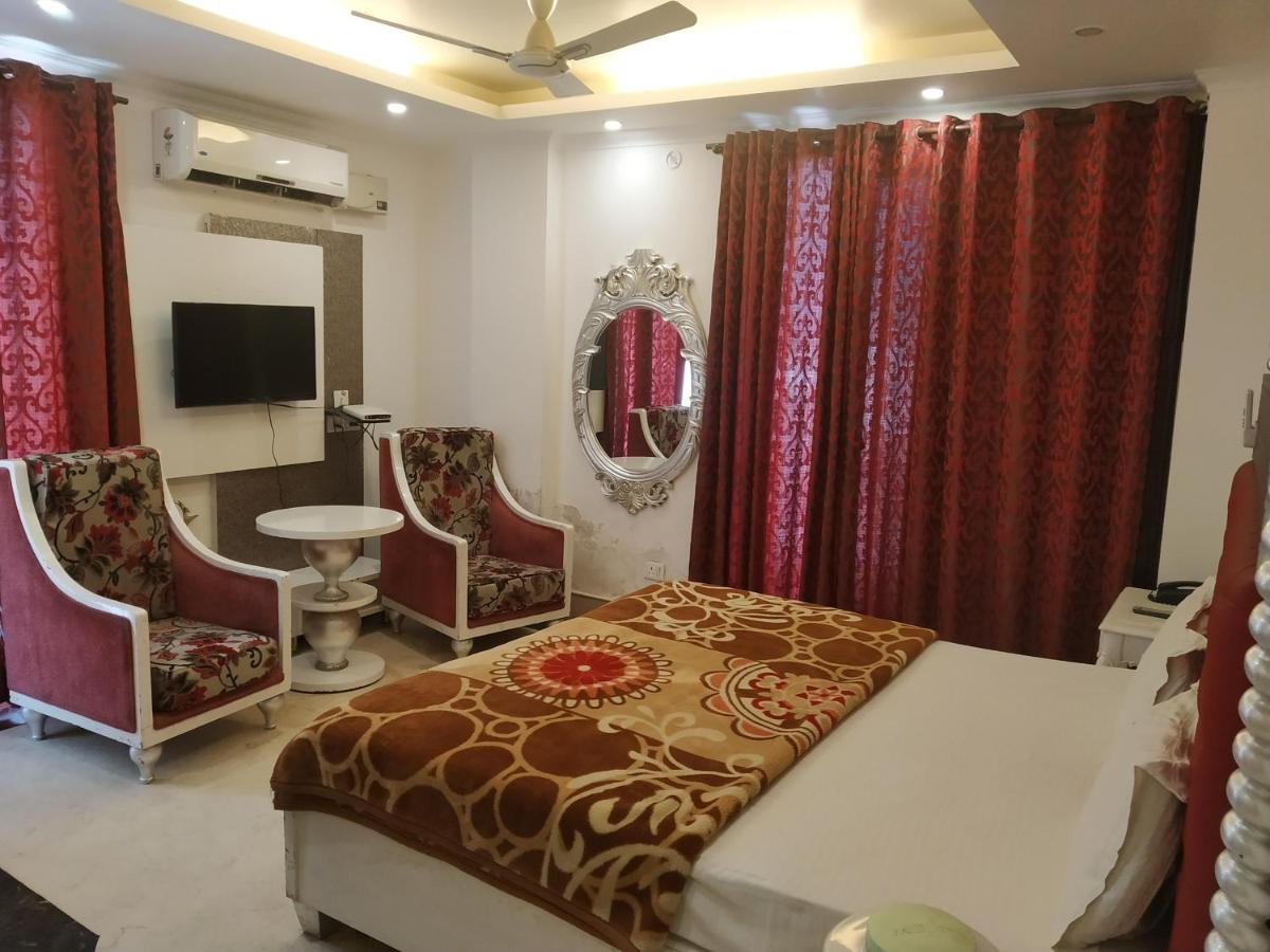 Hotel Dev Residency Vrindāvan Exterior foto