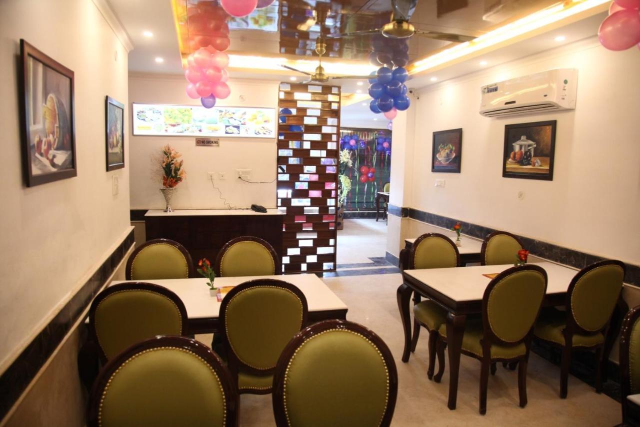 Hotel Dev Residency Vrindāvan Exterior foto