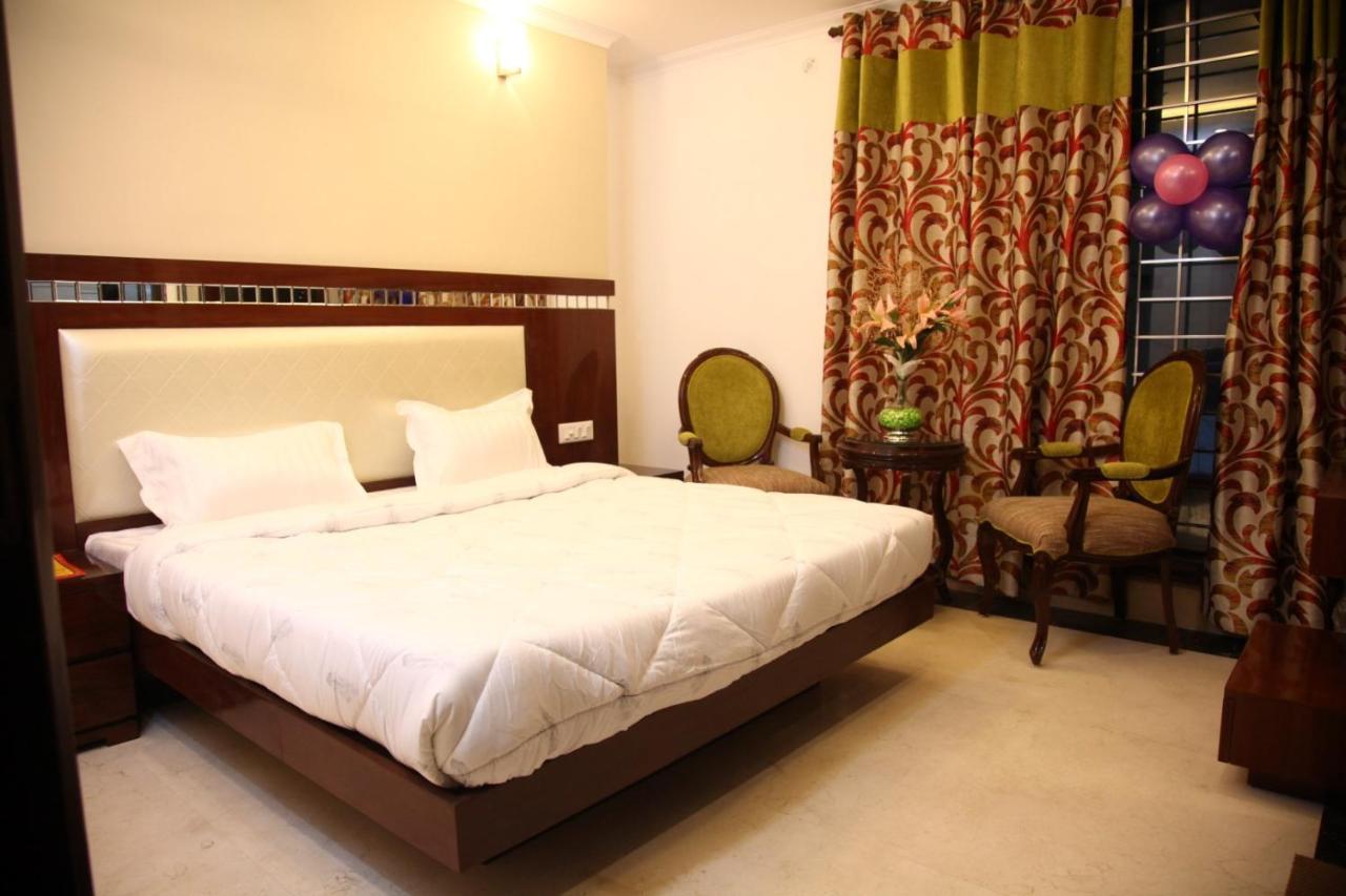 Hotel Dev Residency Vrindāvan Exterior foto