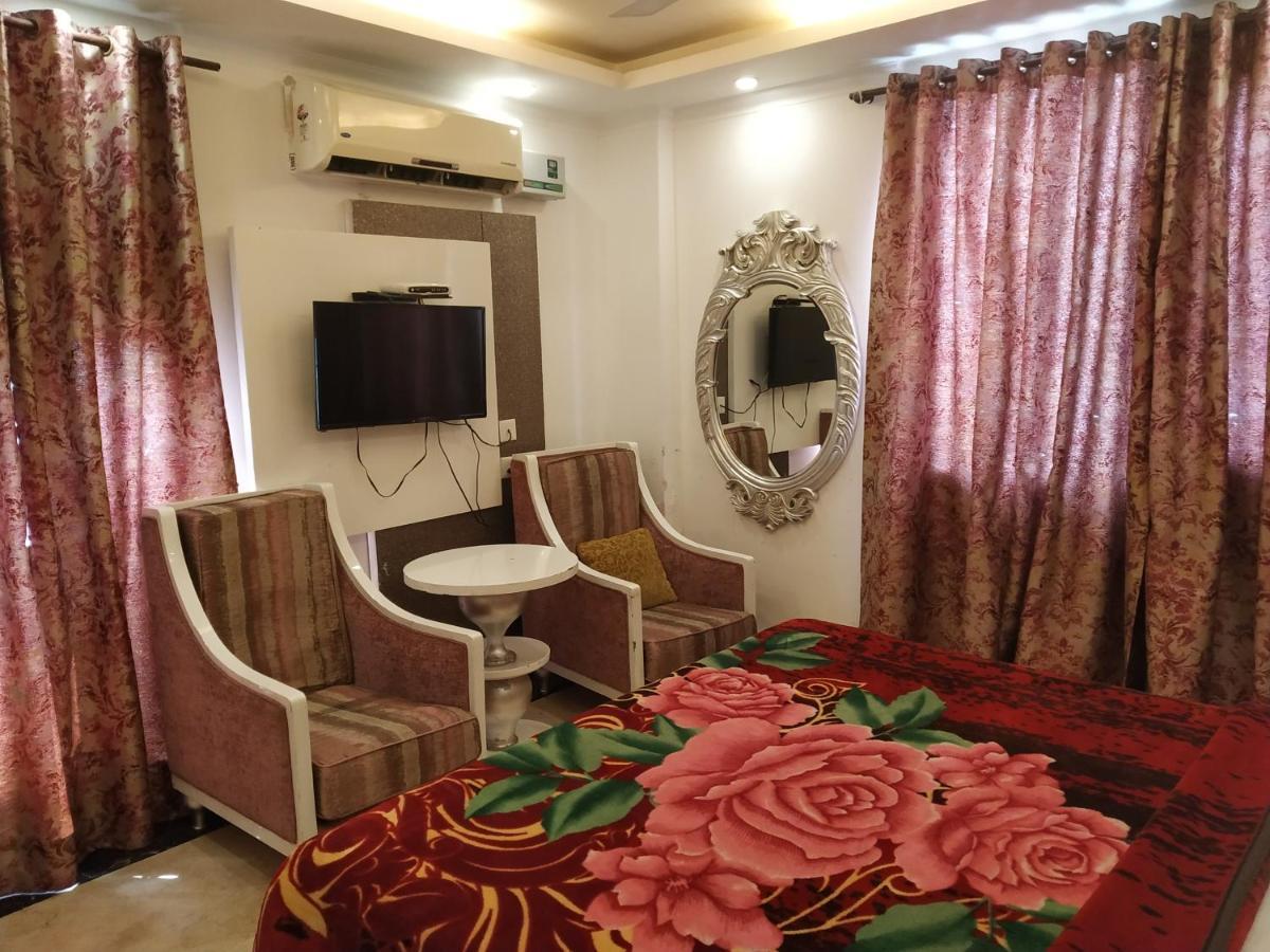Hotel Dev Residency Vrindāvan Exterior foto