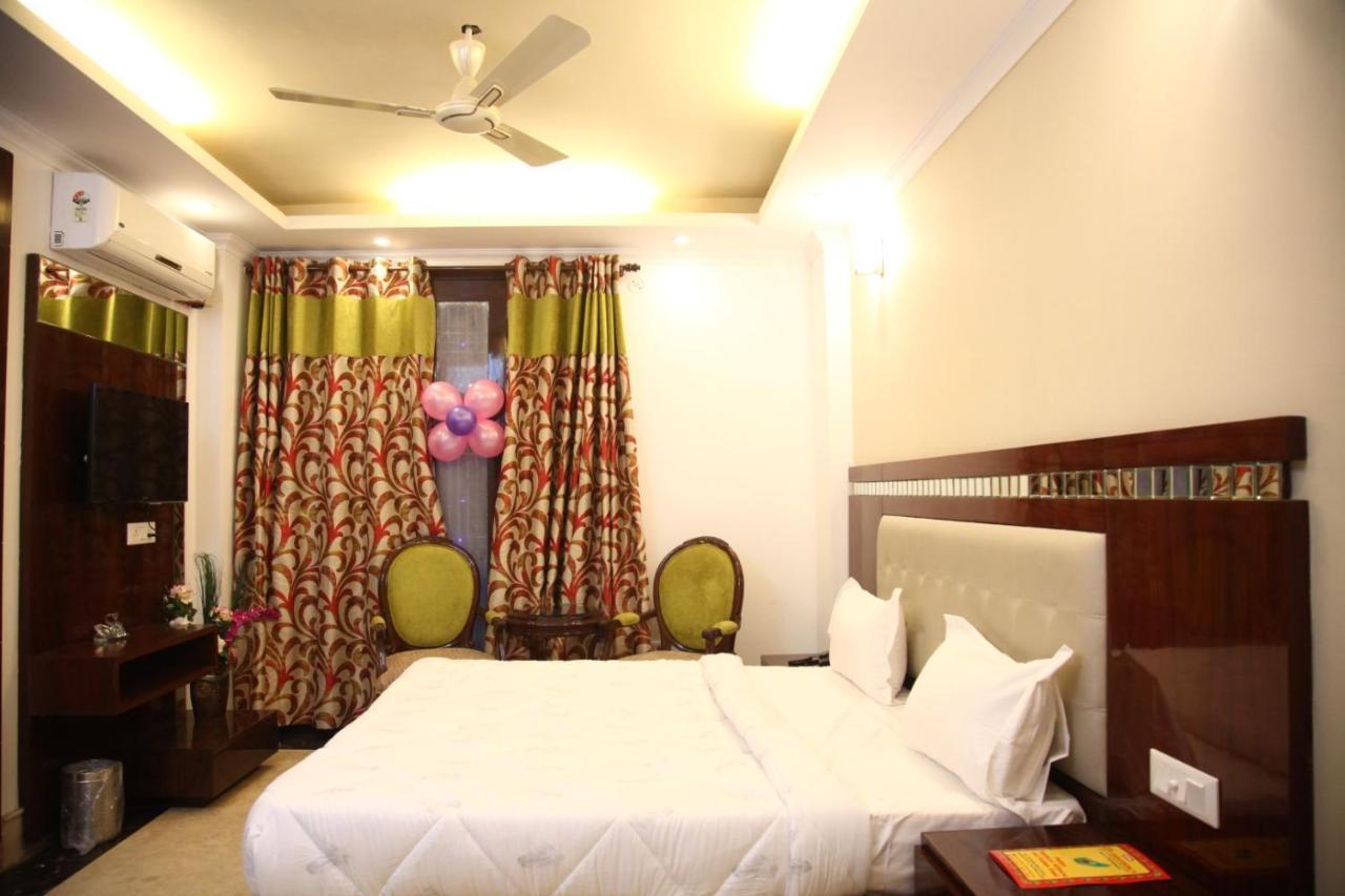 Hotel Dev Residency Vrindāvan Exterior foto