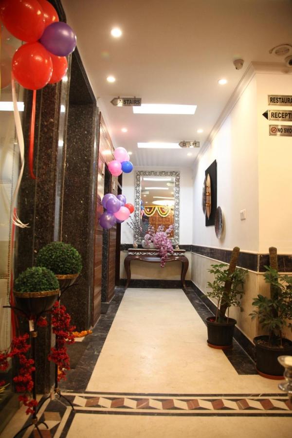 Hotel Dev Residency Vrindāvan Exterior foto