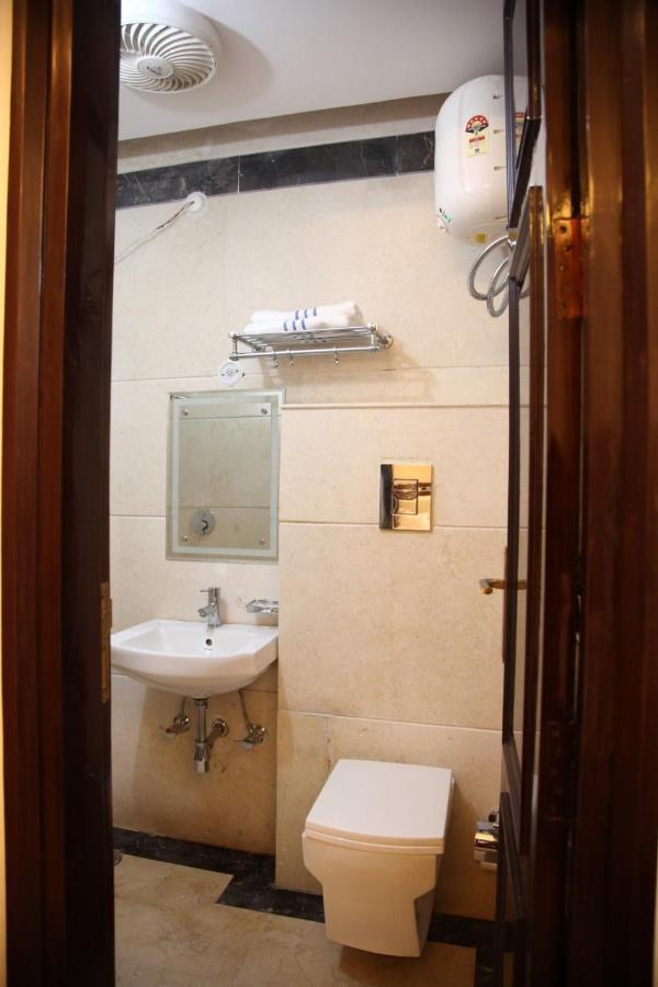 Hotel Dev Residency Vrindāvan Exterior foto